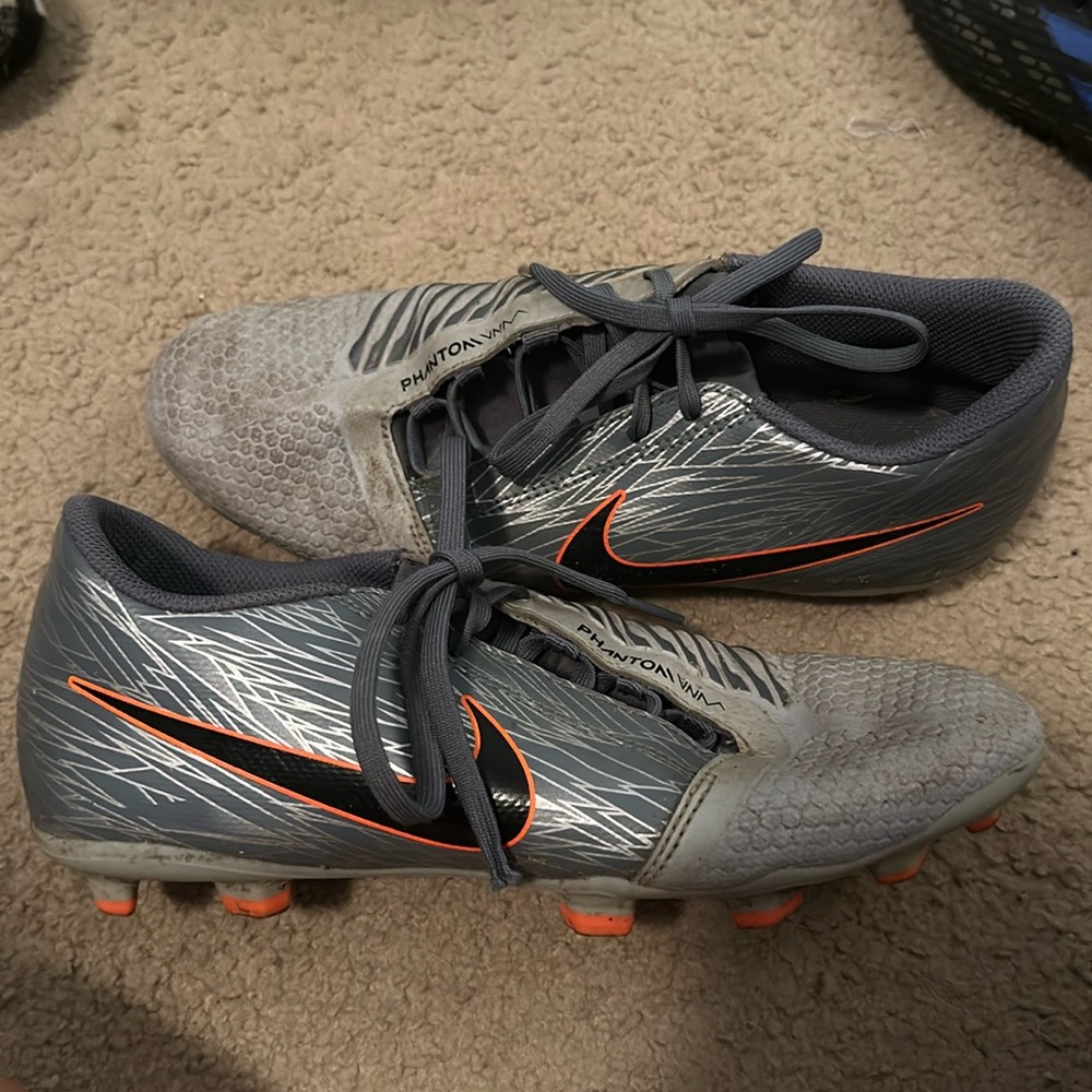 Nike Phantom Soccer Cleats